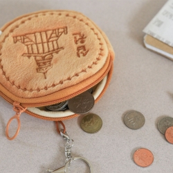  10won bread wallet keyring