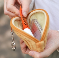  10won bread wallet keyring