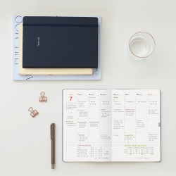 WEEKLY PLANNER HARDCOVER 2025 A5