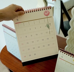 Indocyder 2025 Flower Road Desk Calendar