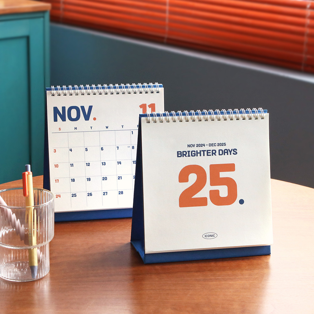 2025 Square Desk Calendar