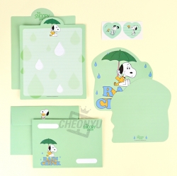 Snoopy-shaped Stationery