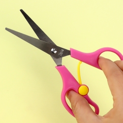 Safety cap scissors