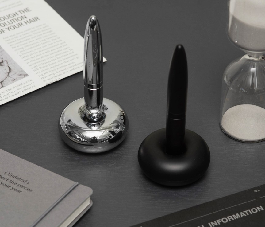 Space Shuttle Chrome Pen with Pen Holder and Refill