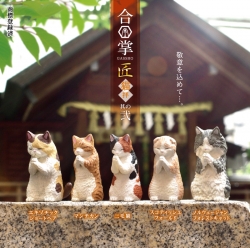 Yell Praying Cat Figure Second ver. Random